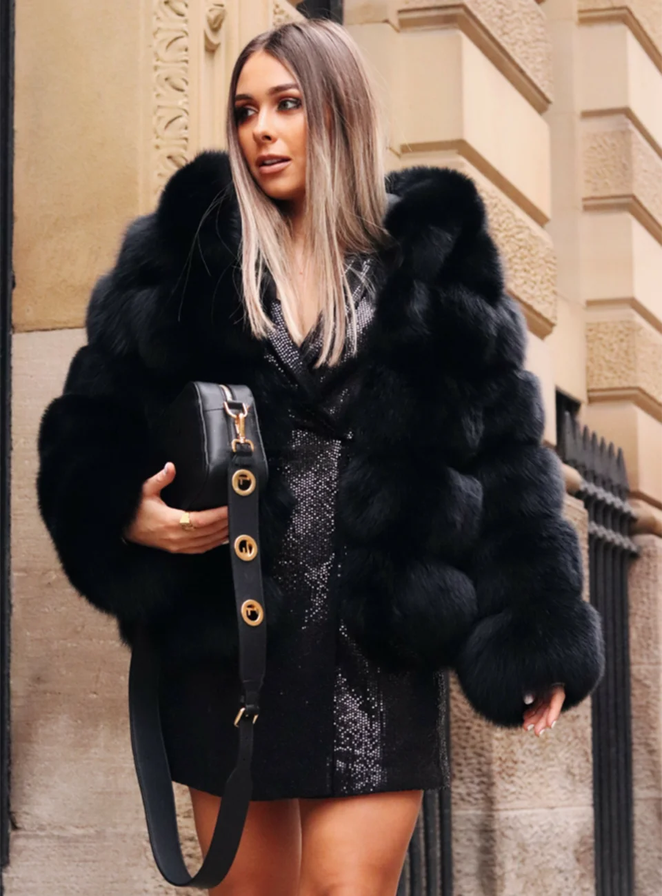 Luxury Real Fox Fur Coat Women Winter Thick Warm Hooded Fox FurJacket Short Bubble Real Fur Coats Outerwear Genuine Fur