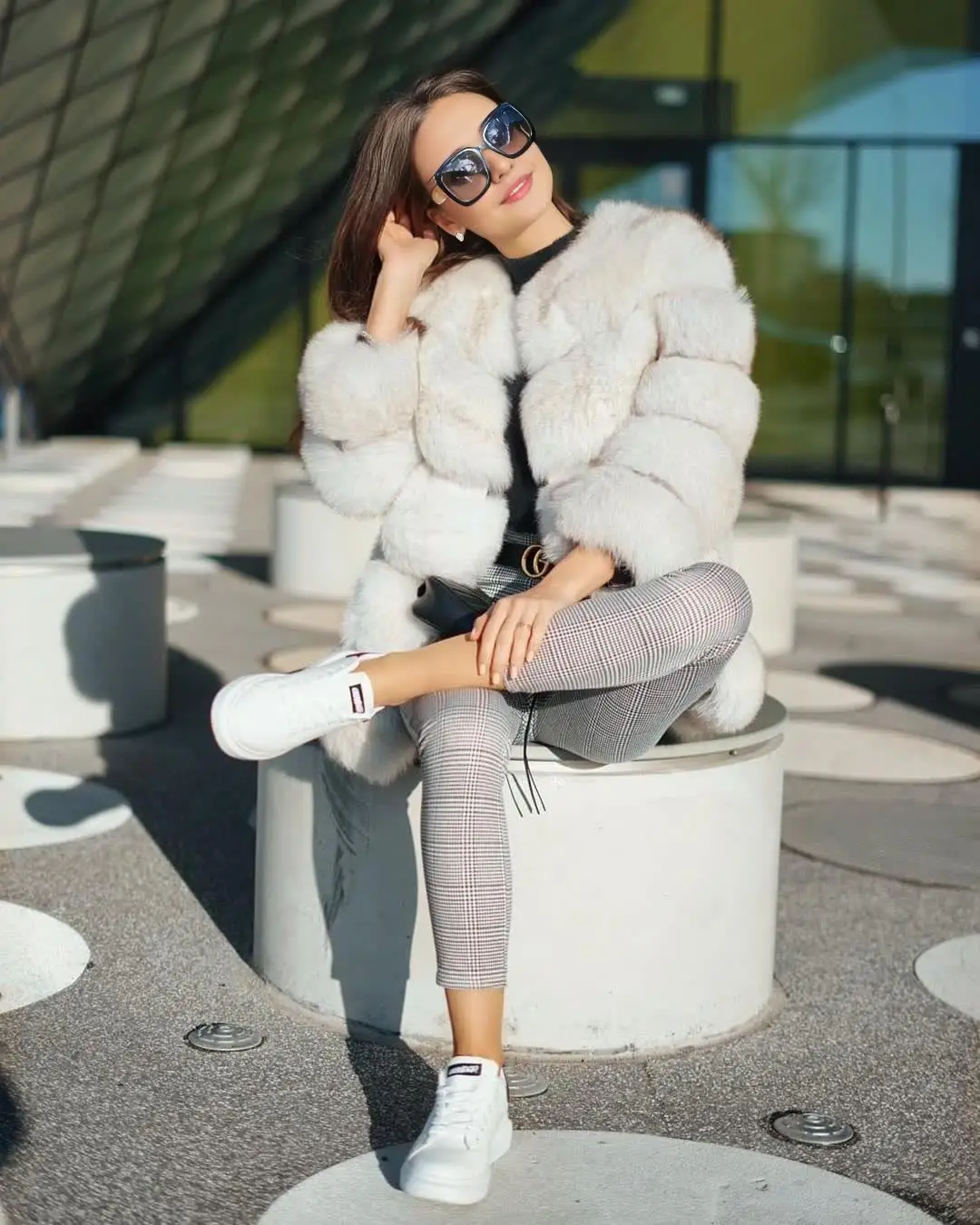 QUEENTINA Natural Fox Fur Coats Fashion New Women's Very Warm And Stylish Jacket Vest Stand Collar Leather Coat Women Winter