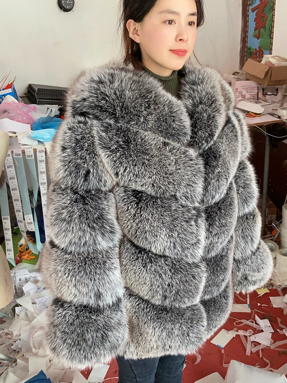 QUEENTINA Natural Fox Fur Coats Fashion New Women's Very Warm And Stylish Jacket Vest Stand Collar Leather Coat Women Winter