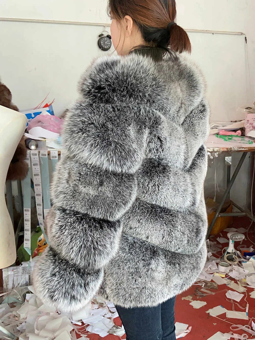 QUEENTINA Natural Fox Fur Coats Fashion New Women's Very Warm And Stylish Jacket Vest Stand Collar Leather Coat Women Winter