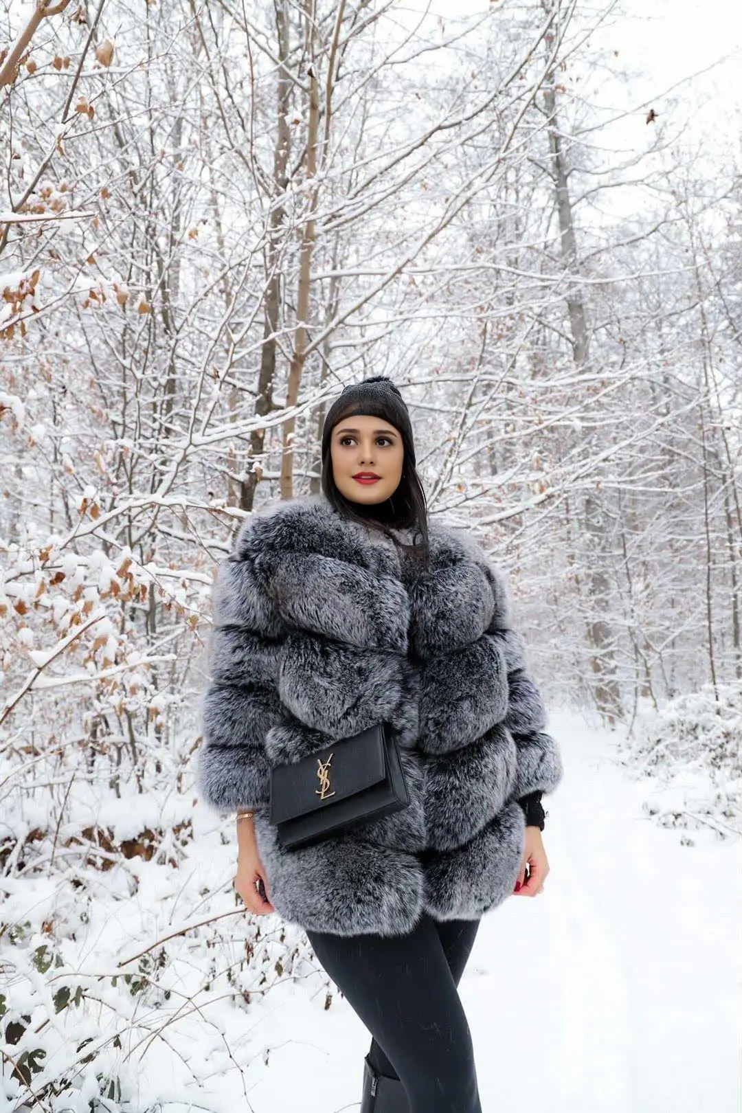 QUEENTINA Natural Fox Fur Coats Fashion New Women's Very Warm And Stylish Jacket Vest Stand Collar Leather Coat Women Winter