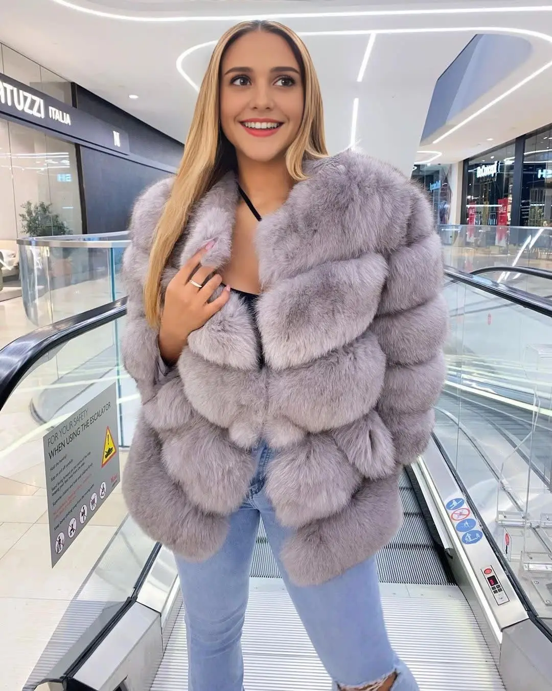 QUEENTINA Natural Fox Fur Coats Fashion New Women's Very Warm And Stylish Jacket Vest Stand Collar Leather Coat Women Winter