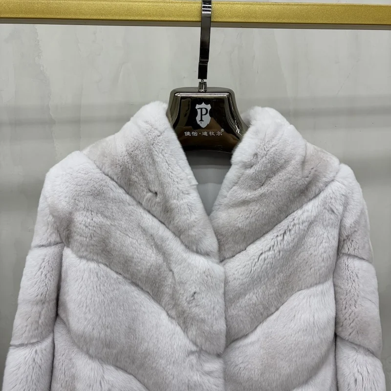 Women Natural Real Rex Rabbit Fur Coat Faux Chinchilla Pattern V‑Neck Short Jacket Natural Fur Coat Winter Warm Luxury Outerwear