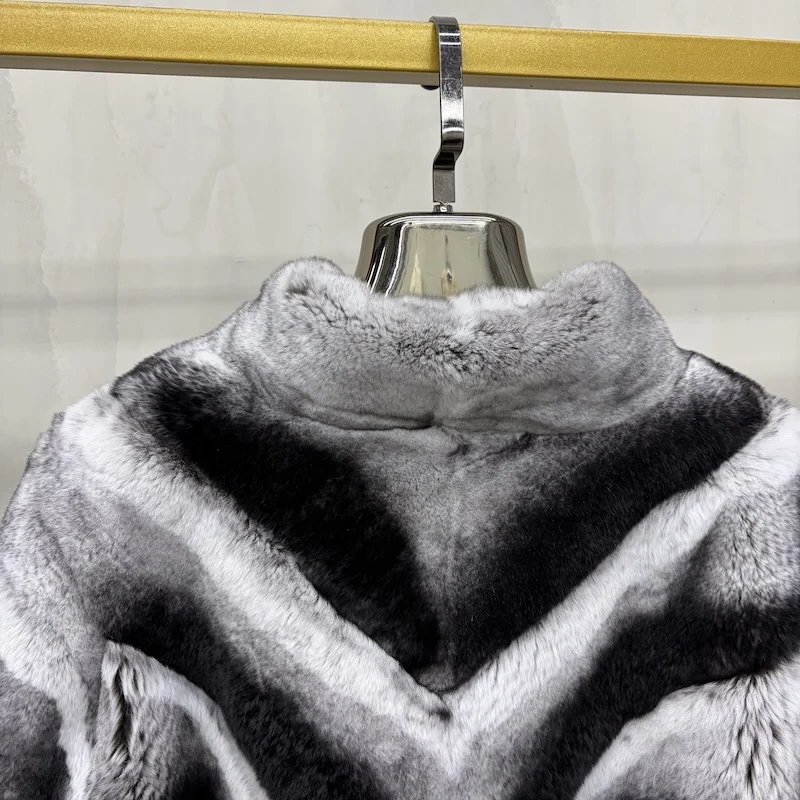 Women Natural Real Rex Rabbit Fur Coat Faux Chinchilla Pattern V‑Neck Short Jacket Natural Fur Coat Winter Warm Luxury Outerwear