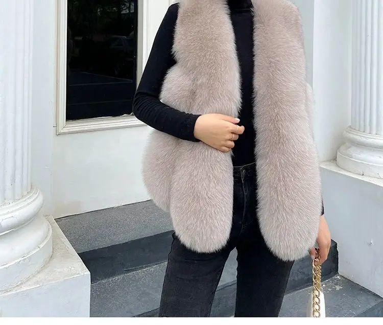Fox Fur Short Vest Women's 2023 New Full Leather Fur Tank Top with Slender Temperament and Winter Fur Integrated Coat