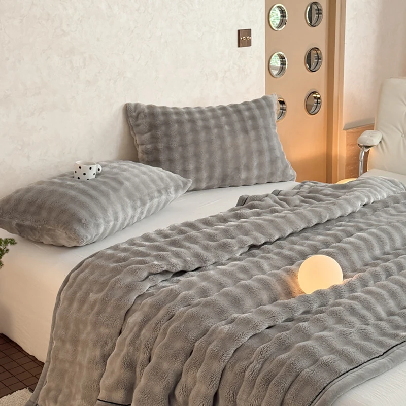Warm Winter Blanket Milk Velvet Fleece Flannel Soft Thick Plush Blankets for Bed Sofa Single Double Couple Size Fluffy Bedspread