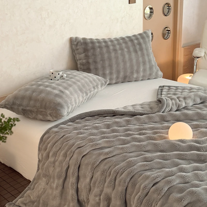 Warm Winter Blanket Milk Velvet Fleece Flannel Soft Thick Plush Blankets for Bed Sofa Single Double Couple Size Fluffy Bedspread