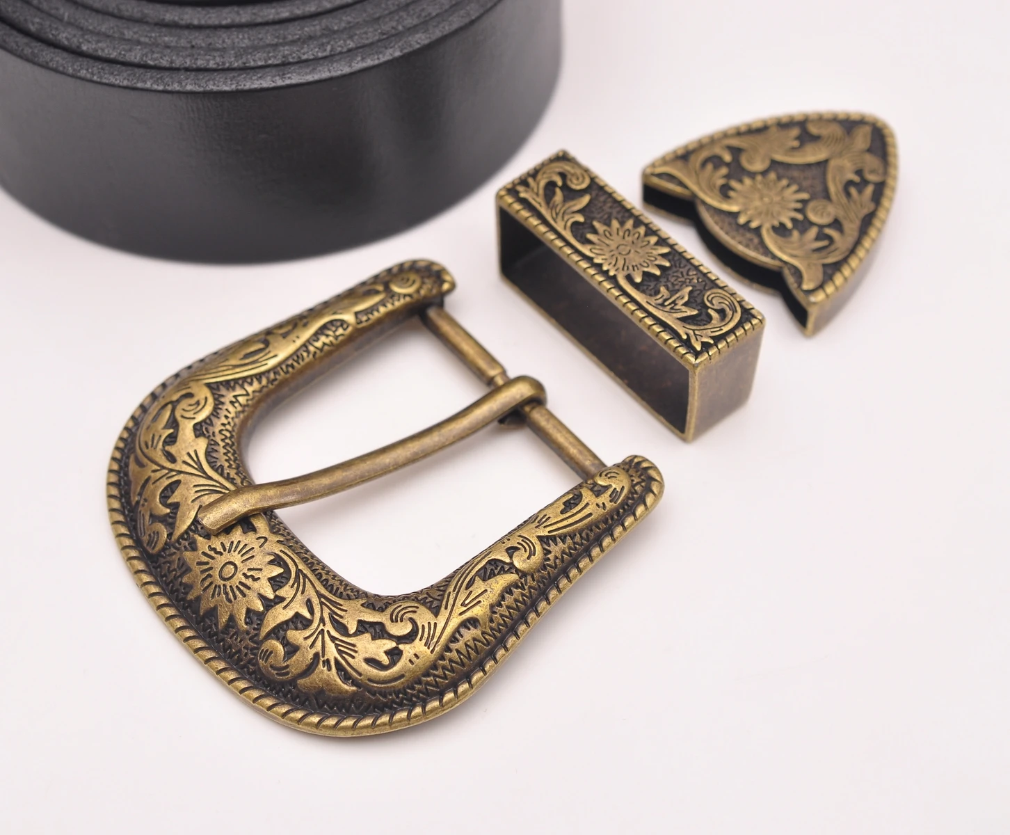 Antique Brass Floral Rope Side Rodeo Western Cowboy Three Piece Set Leathercraft Belt Buckle Unisex 1 1/2"