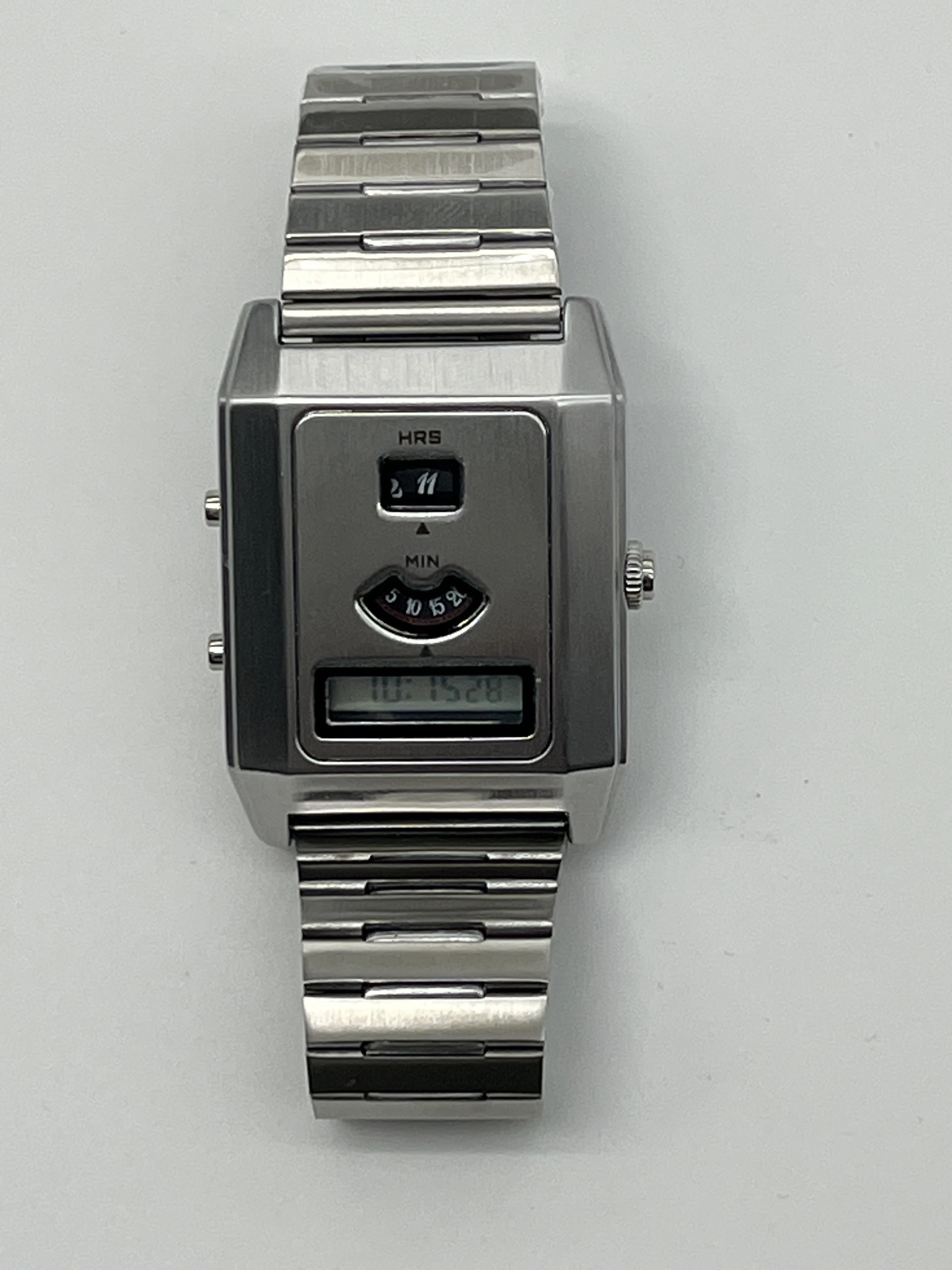 C-0PO Couple's Retro Digital Watch LCD Display, Vintage Futuristic Design - Adjustable Strap Daily Casual Matching Timepiece