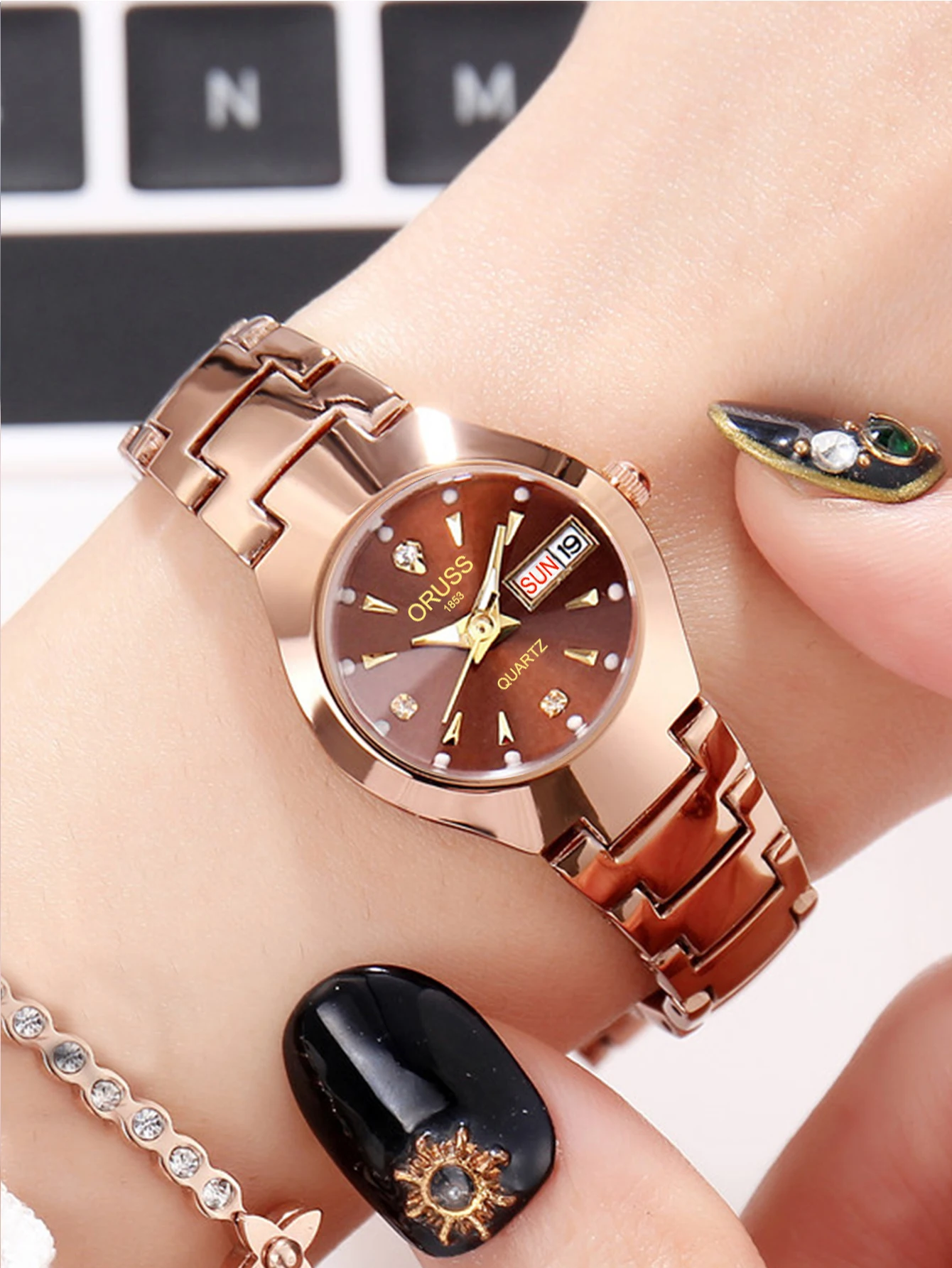 ORUSS Couple Watch Waterproof Casual Fashion Women Men Quartz Watches Ladies Stainless Date Week Men Clock Lover's Date Gift