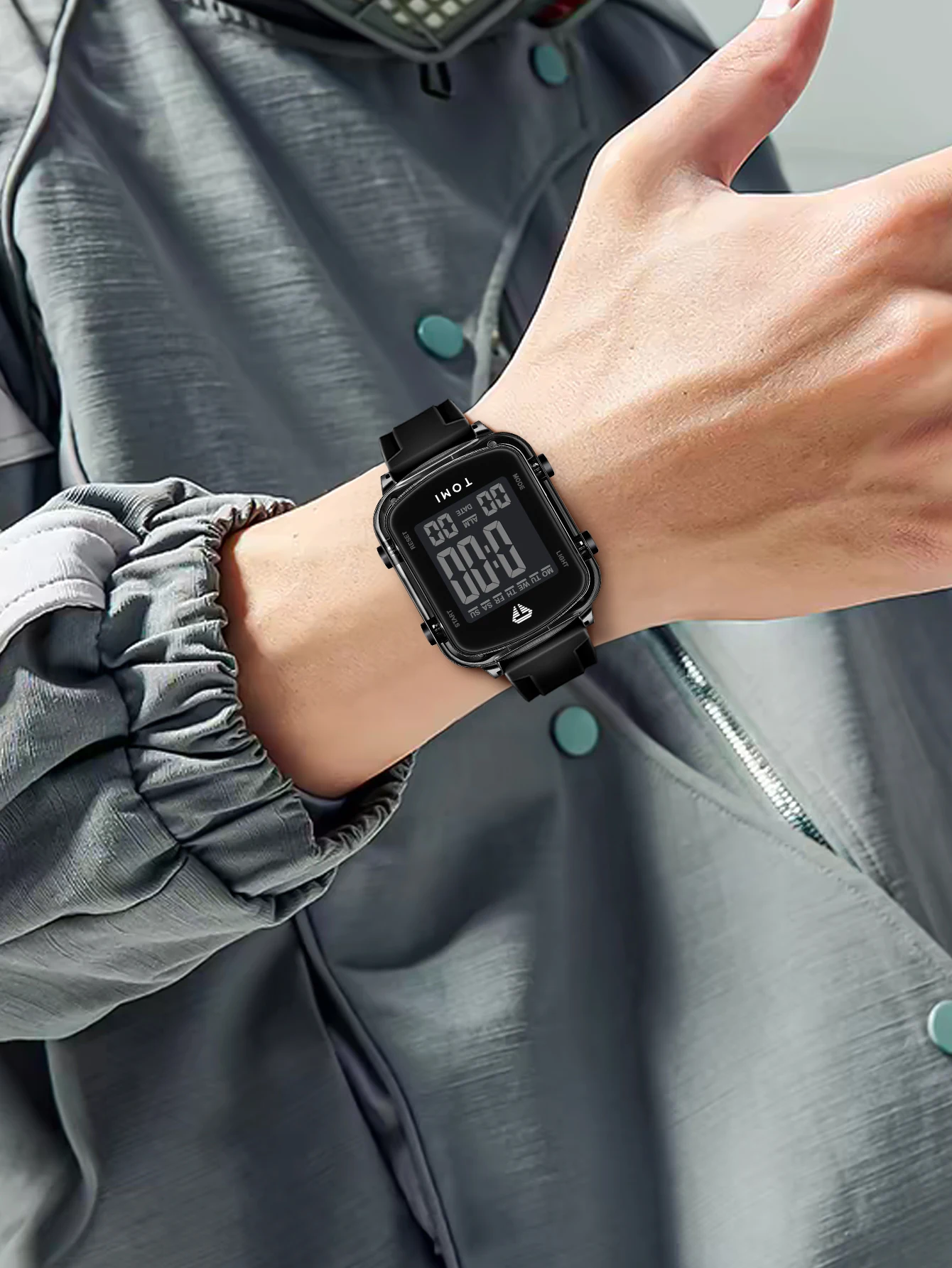 TOMIFashionable new electronic watches; Trendy couple watches; Same style for men and women; Wrist watches in gift boxes.