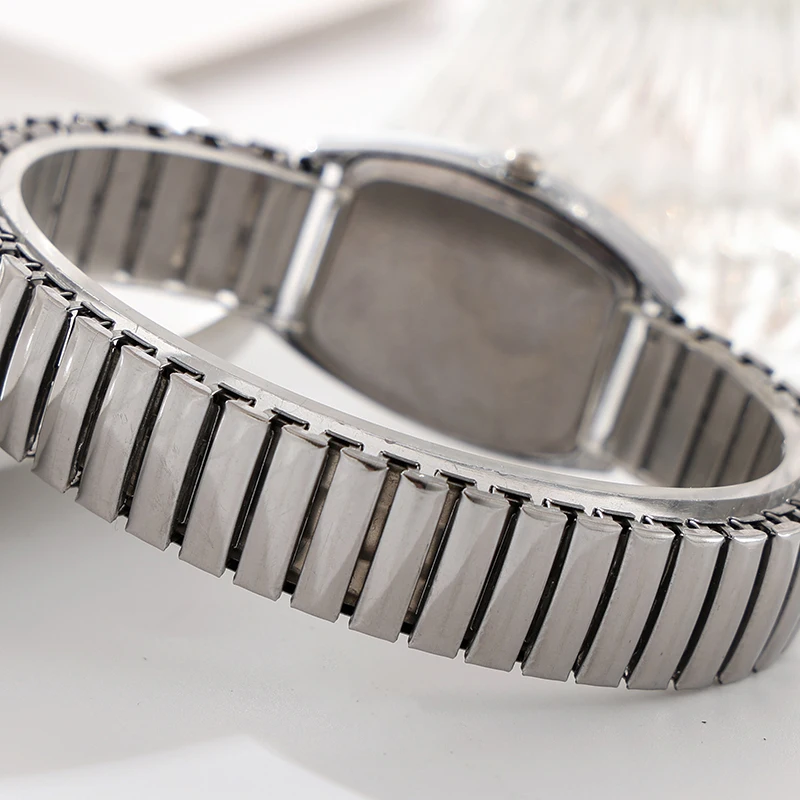 Barrel-Shaped Diamond-Encrusted Dual Calendar Week Men's Watch Week Fashion Casual Business Quartz Couple Watch One Man and One Woman