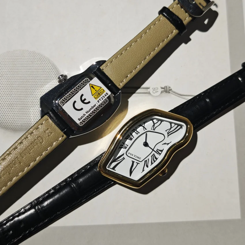 Medieval Retr Watches Alien Watches Melt And Twist Y2k Ladies Men Leather Strap Advanced Quartz Watch Irregular Case Leather