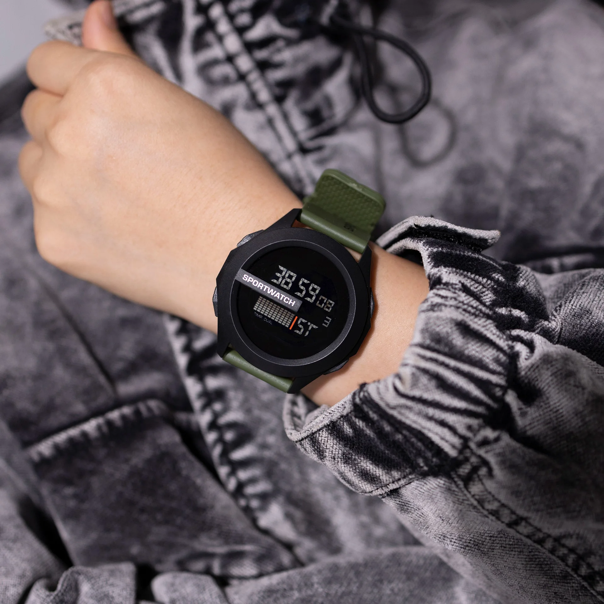 NEW Men's Sport Watches Fashion Sports LED Digital Clock Multi-Functional Rubber Fitness Athlete Timekeeping Electronic Watch