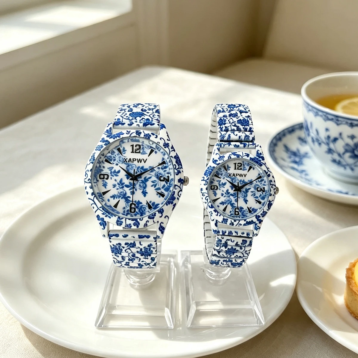 Couple's Pair of Quartz Watches, New Niche Luxury Blue and White Porcelain Women's Watch with Elastic Strap, Fashionable Wristwatch