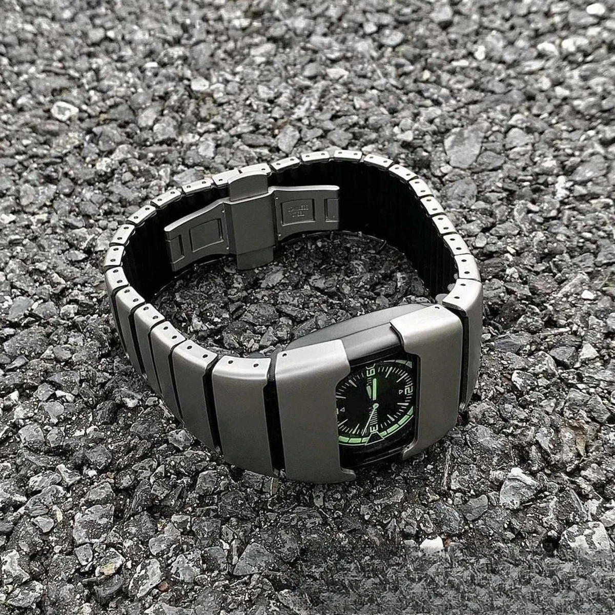Y2K Vintage Armor Waterproof Quartz Chronograph Couple Watches High End Fashion Casual Vintage Style Wristwatch