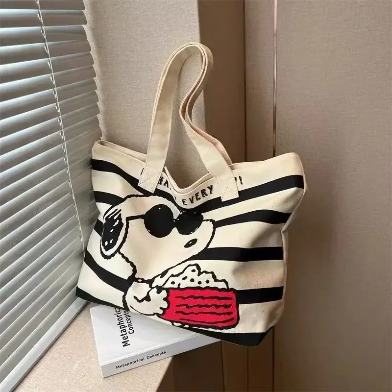Hot Bandai Snoopy Cute Cartoon Large Capacity Canvas Bag for Female Students To Hold Books Tote Mommy Bag