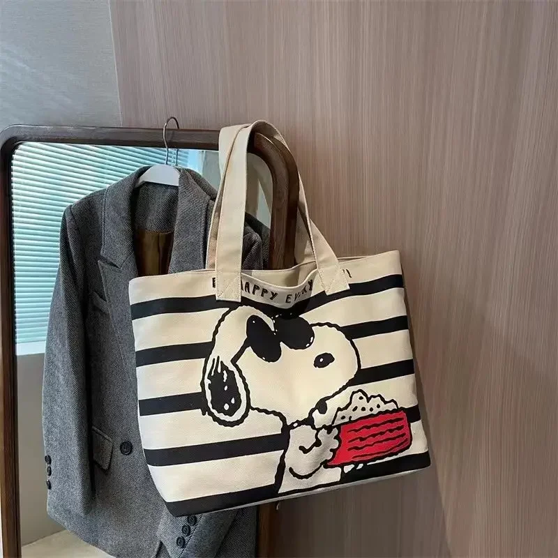 Hot Bandai Snoopy Cute Cartoon Large Capacity Canvas Bag for Female Students To Hold Books Tote Mommy Bag