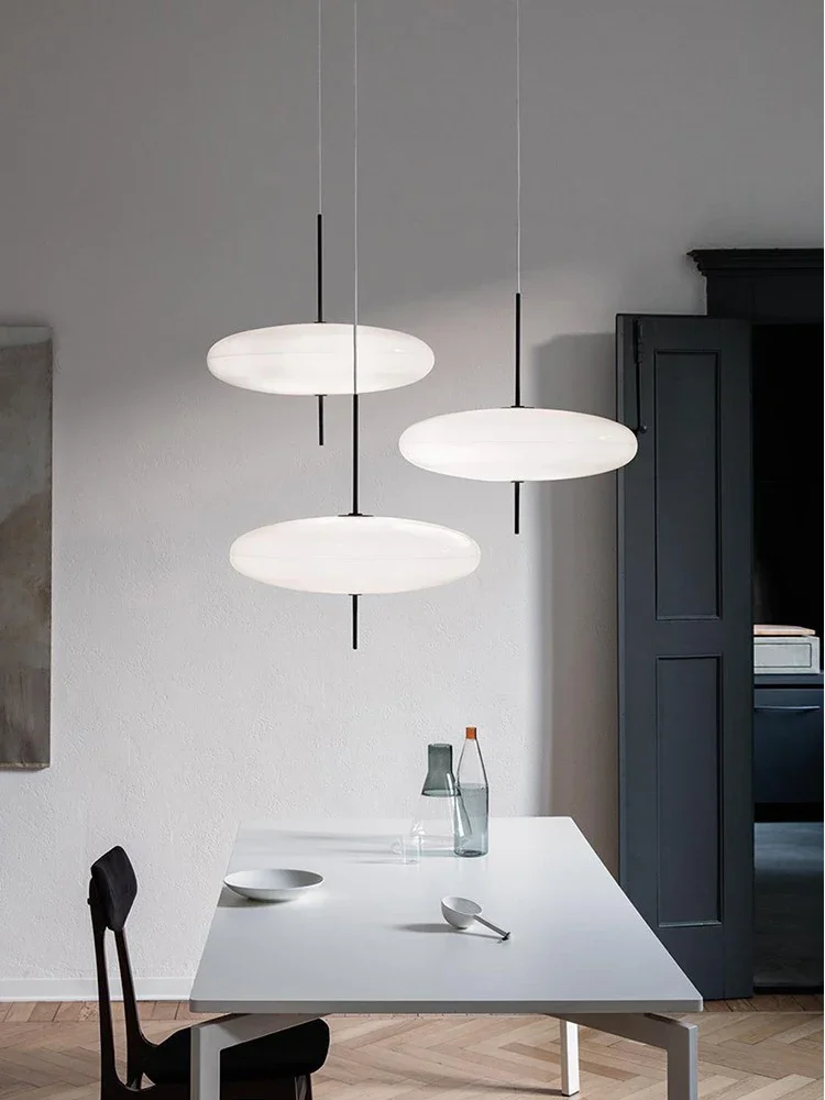 Nordic Creative Internet Celebrity Flying Saucer Art Chandelier Personalized Exhibition Hall Dining Table Simple Round Bar Lamps