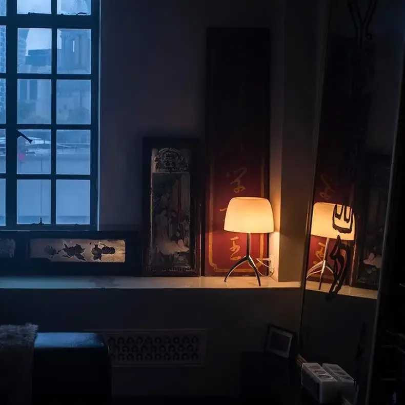 Nordic Modern Colorful Glass Lampshade Three Legged LED Desk Lamp Suitable for Study Bedroom Living Room