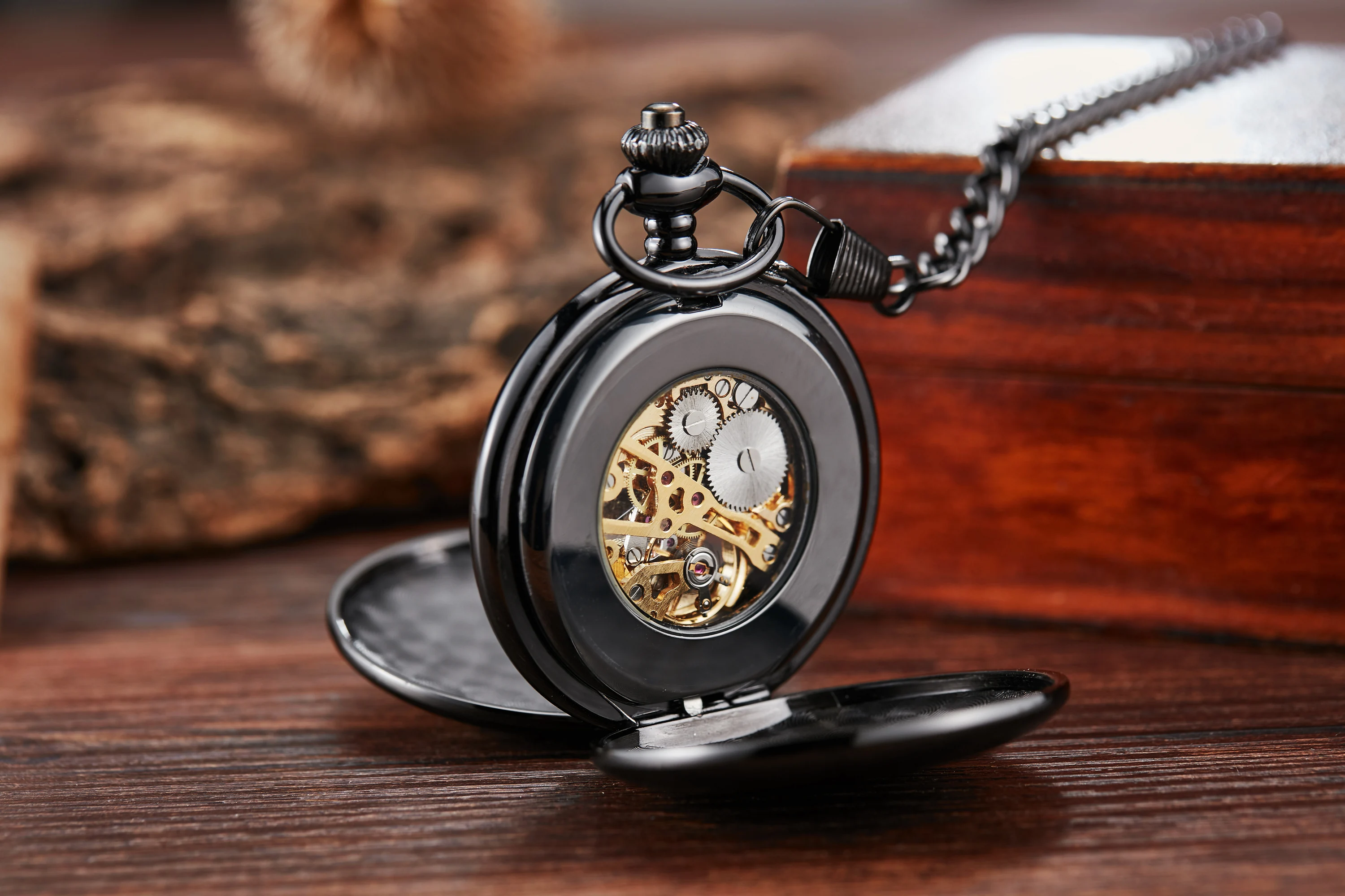 Classic double face hand winding mechanical pocket watch smooth surface hollowed Roman numeral men women mechanical pocket watch