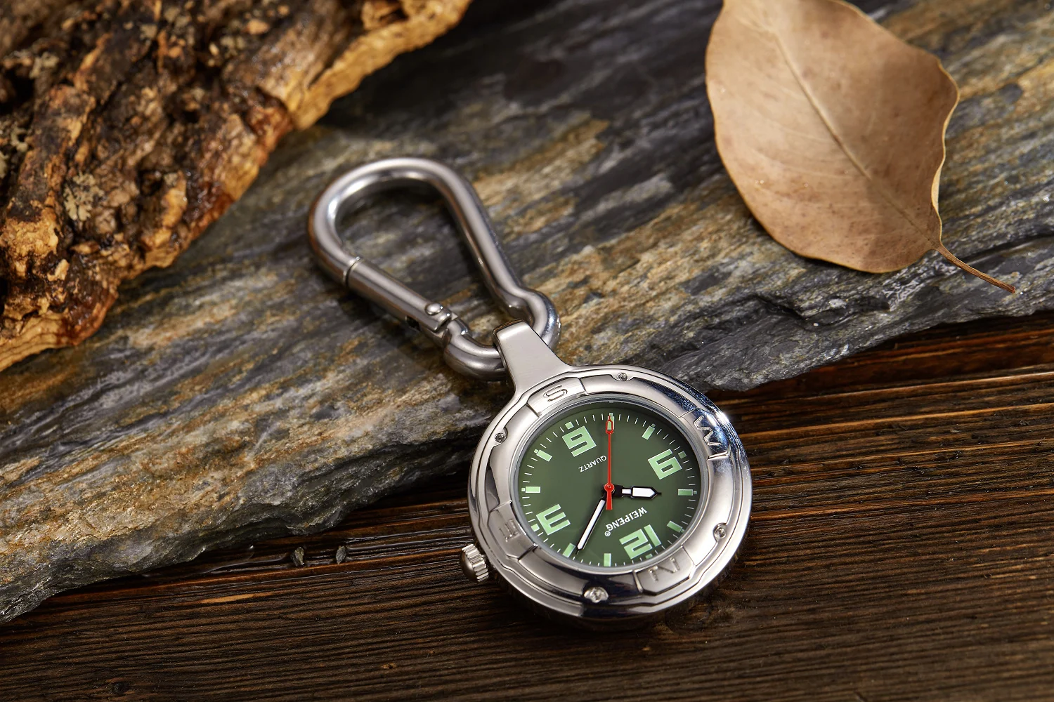 Fashionable Leisure Night Light Hiking Watch Simple Retro Men's Hanging Watch Rock Climbing Tourism Sports Quartz Waterproof