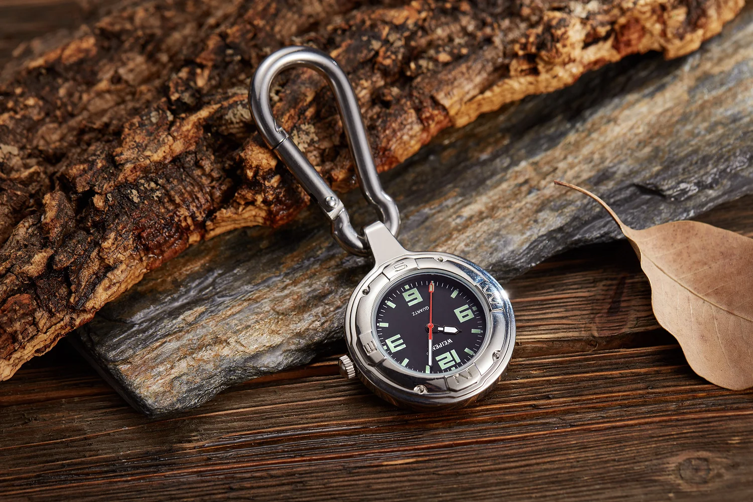 Fashionable Leisure Night Light Hiking Watch Simple Retro Men's Hanging Watch Rock Climbing Tourism Sports Quartz Waterproof