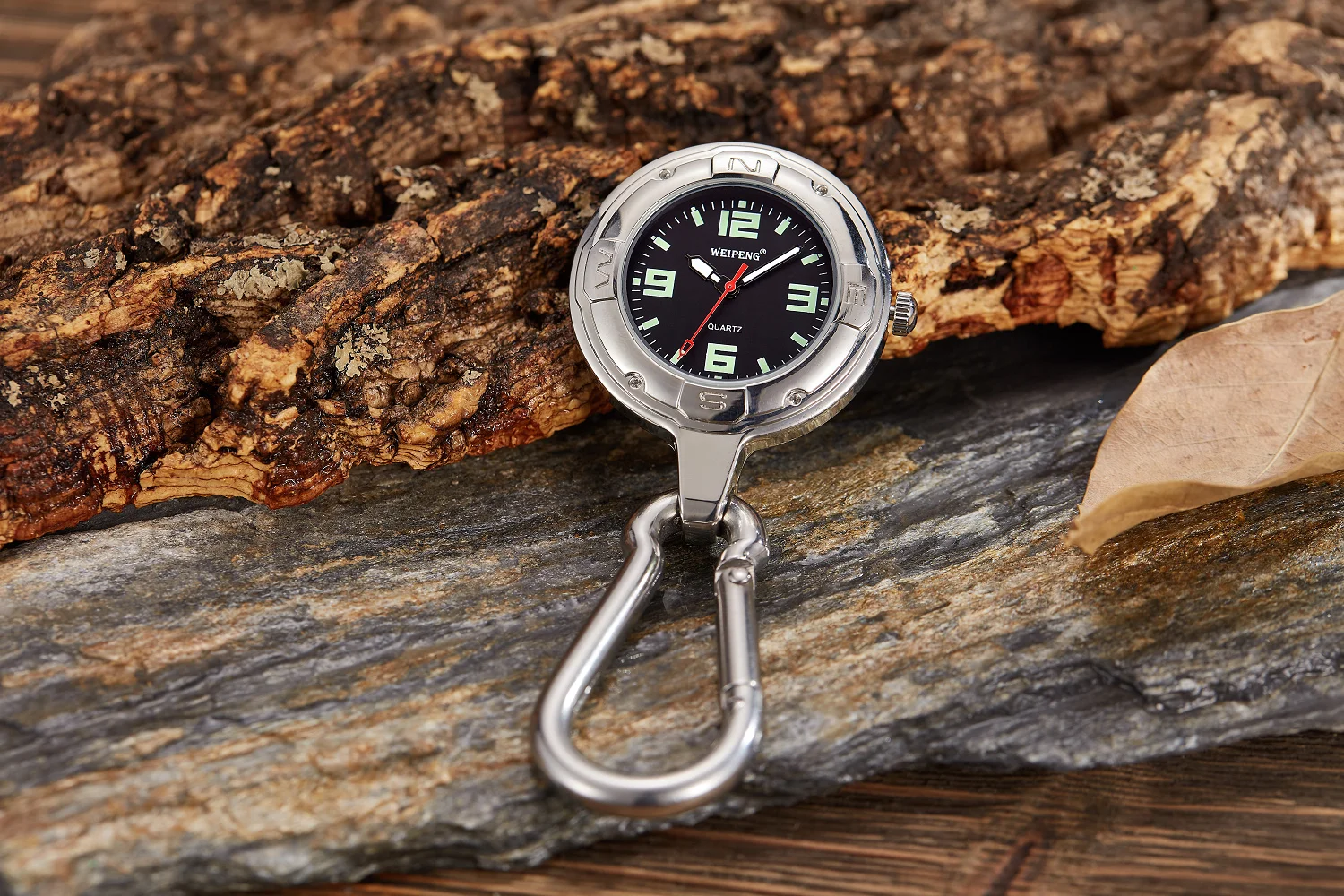 Fashionable Leisure Night Light Hiking Watch Simple Retro Men's Hanging Watch Rock Climbing Tourism Sports Quartz Waterproof