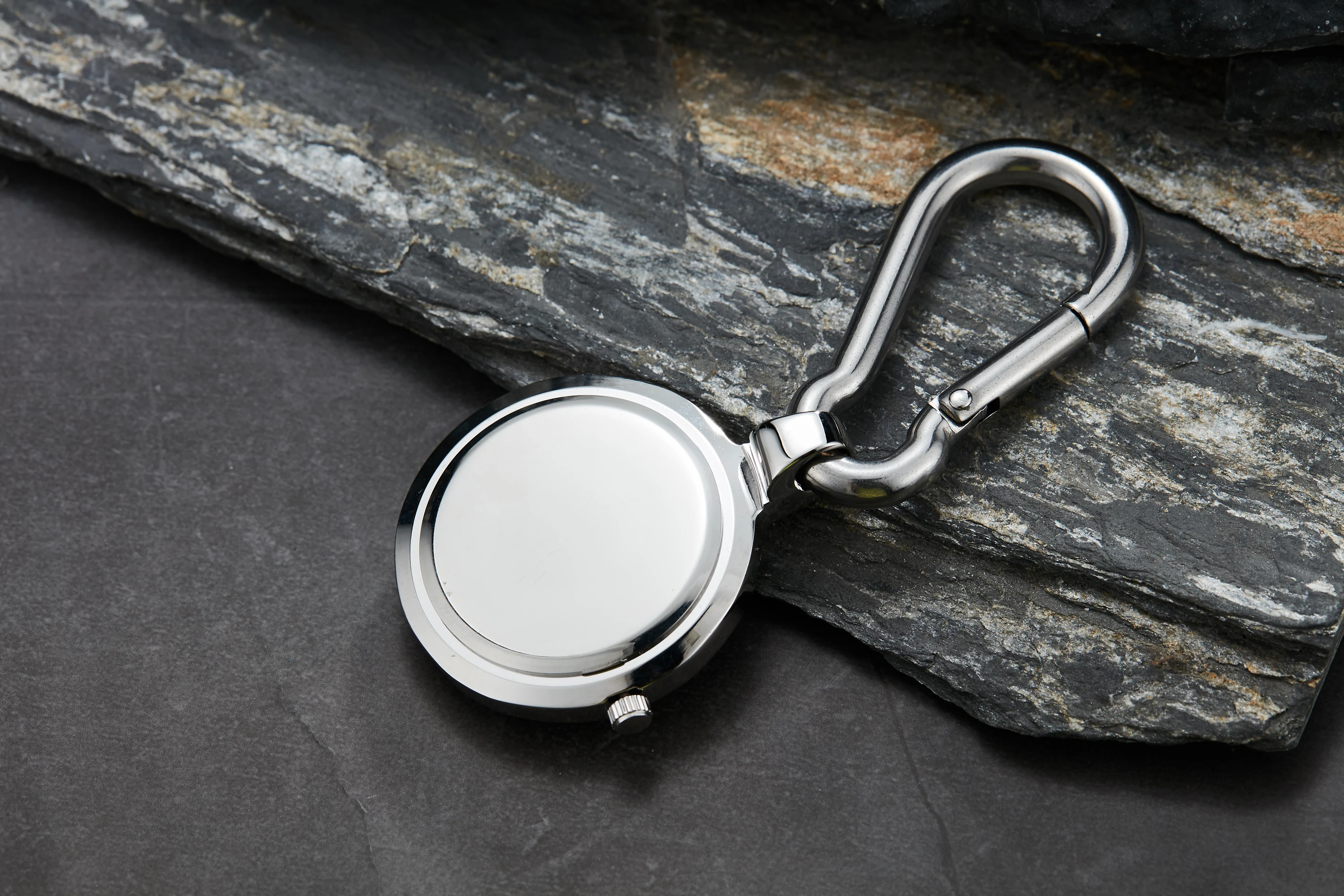 Fashionable Leisure Night Light Hiking Watch Simple Retro Men's Hanging Watch Rock Climbing Tourism Sports Quartz Waterproof