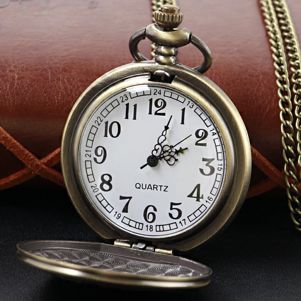 Cowboy Knight Hollow Skeleton Quartz Pocket Watch Steampunk Vintage Pendant Gift Chain Pocket Watch Fob Watch Gift Men and Women