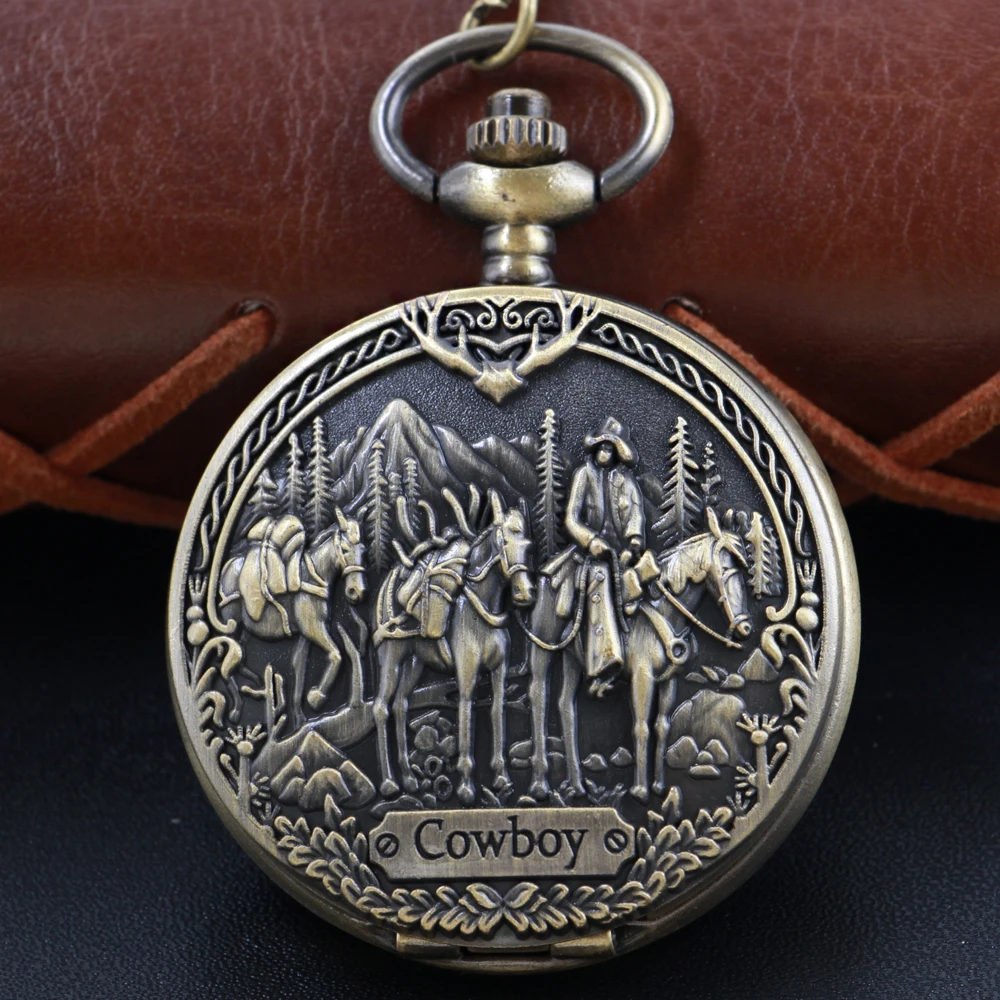 Cowboy Knight Hollow Skeleton Quartz Pocket Watch Steampunk Vintage Pendant Gift Chain Pocket Watch Fob Watch Gift Men and Women