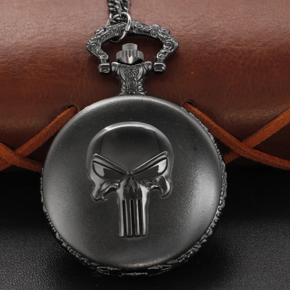 Cowboy Knight Hollow Skeleton Quartz Pocket Watch Steampunk Vintage Pendant Gift Chain Pocket Watch Fob Watch Gift Men and Women
