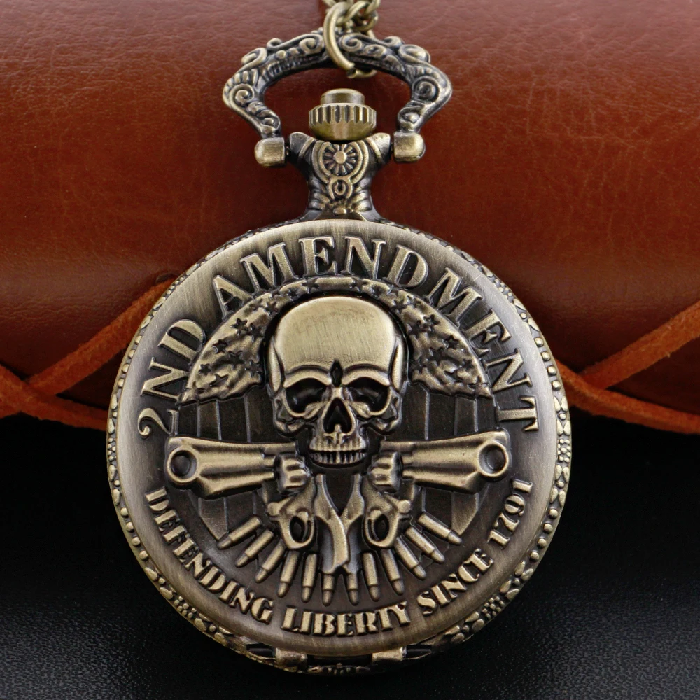 Cowboy Knight Hollow Skeleton Quartz Pocket Watch Steampunk Vintage Pendant Gift Chain Pocket Watch Fob Watch Gift Men and Women