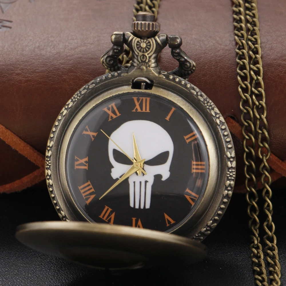 Cowboy Knight Hollow Skeleton Quartz Pocket Watch Steampunk Vintage Pendant Gift Chain Pocket Watch Fob Watch Gift Men and Women