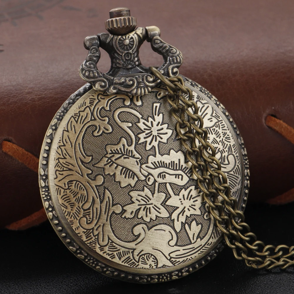 Cowboy Knight Hollow Skeleton Quartz Pocket Watch Steampunk Vintage Pendant Gift Chain Pocket Watch Fob Watch Gift Men and Women