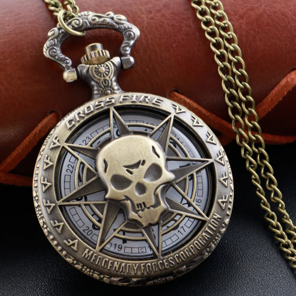 Cowboy Knight Hollow Skeleton Quartz Pocket Watch Steampunk Vintage Pendant Gift Chain Pocket Watch Fob Watch Gift Men and Women