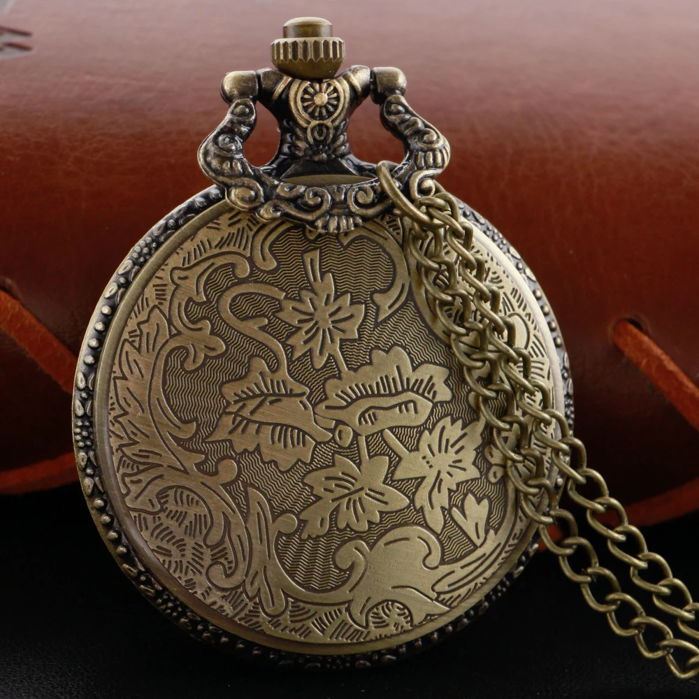 Cowboy Knight Hollow Skeleton Quartz Pocket Watch Steampunk Vintage Pendant Gift Chain Pocket Watch Fob Watch Gift Men and Women