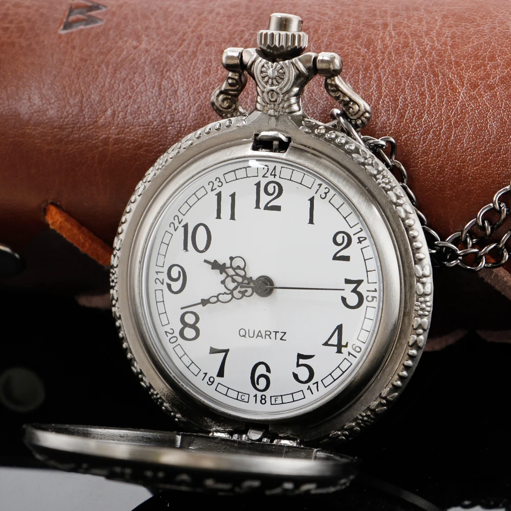 Cowboy Knight Hollow Skeleton Quartz Pocket Watch Steampunk Vintage Pendant Gift Chain Pocket Watch Fob Watch Gift Men and Women