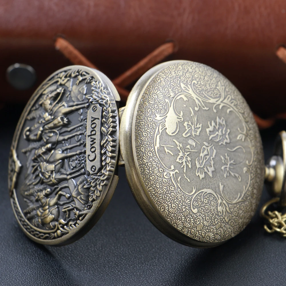 Classic Western Riding Cowboy Emblem Quartz Pocket Watch Retro Fashion Men's and Women's Necklace Pendant Best Gift for Students