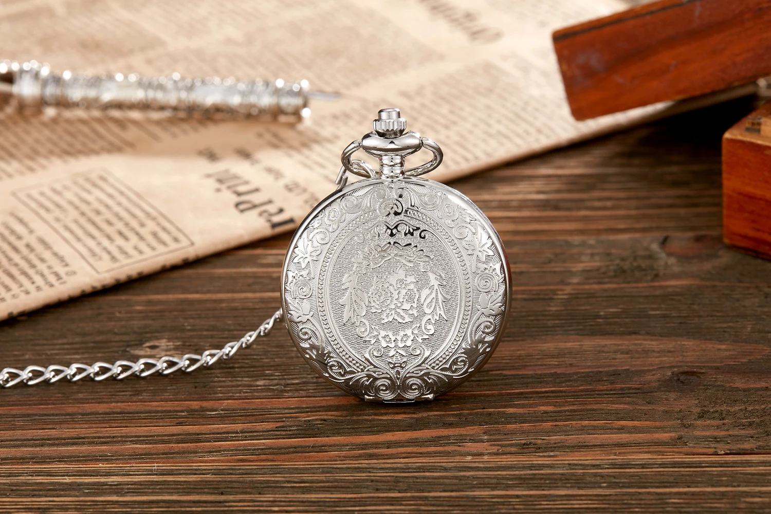 Vintage classic quartz pocket watch exquisite carved flip chain pendant men women pocket watches reloj