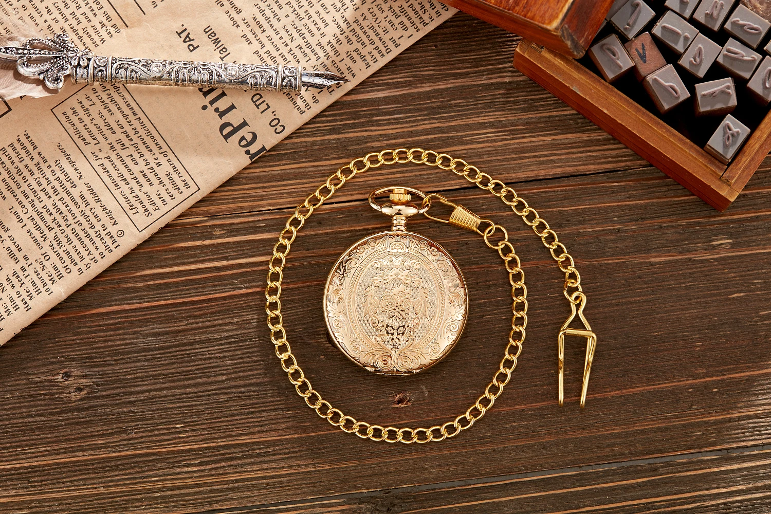 Vintage classic quartz pocket watch exquisite carved flip chain pendant men women pocket watches reloj