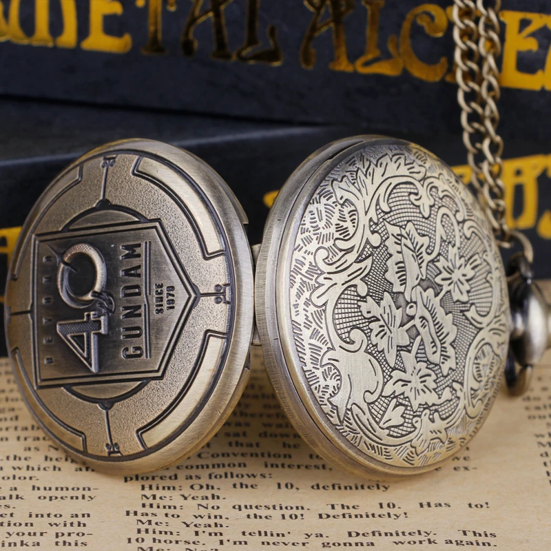 40 Gundam Engraved Quartz Pocket Watch Steampunk Watch Pendant Clock Suitable for Men Women Memorial Gifts