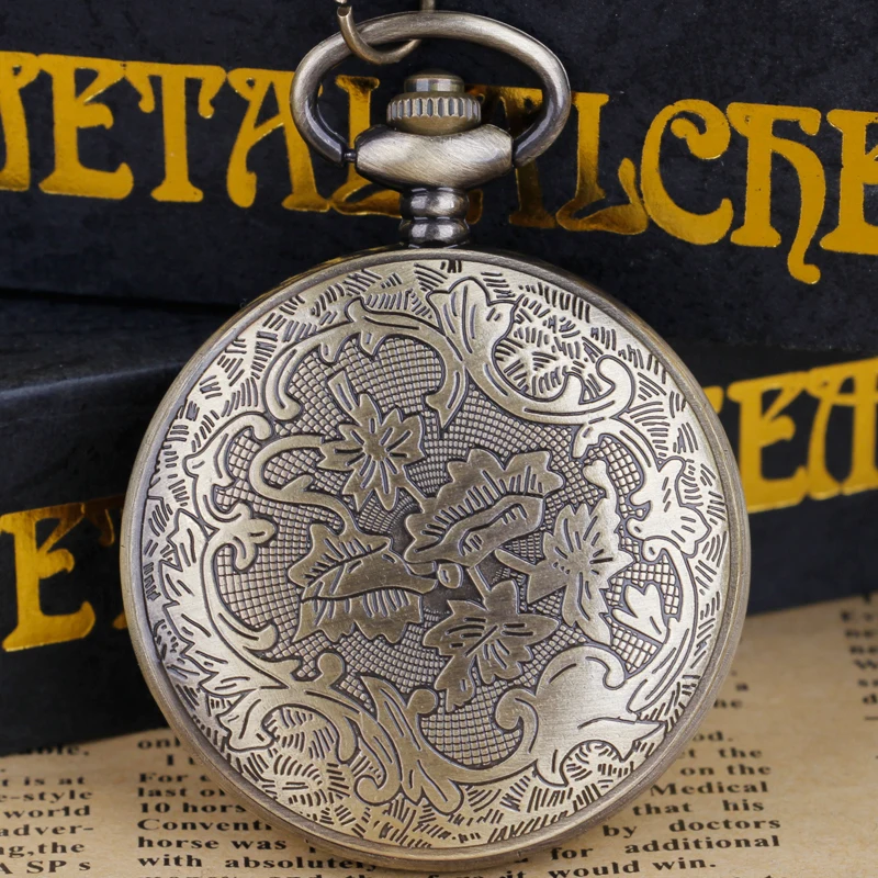 40 Gundam Engraved Quartz Pocket Watch Steampunk Watch Pendant Clock Suitable for Men Women Memorial Gifts