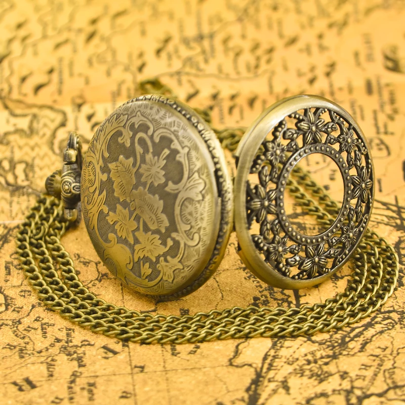 Vintage Bronze Clamshell Necklace Quartz Pocket Watch Fashion Jewelry Gift For Male And Female Students