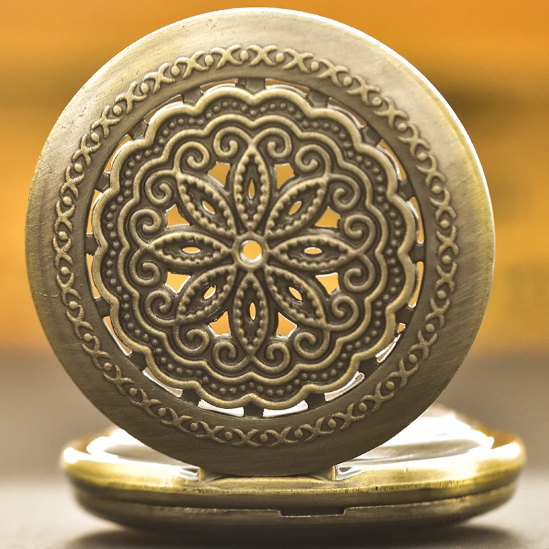 Vintage Bronze Clamshell Creative Cutout Flower Carved Necklace Quartz Pocket Watch Fashion Male And Female Students Universal