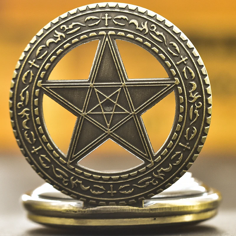 Vintage Bronze Clamshell Pentagram Hollow Carving Male And Female Students Gift Quartz Necklace Pocket Watch