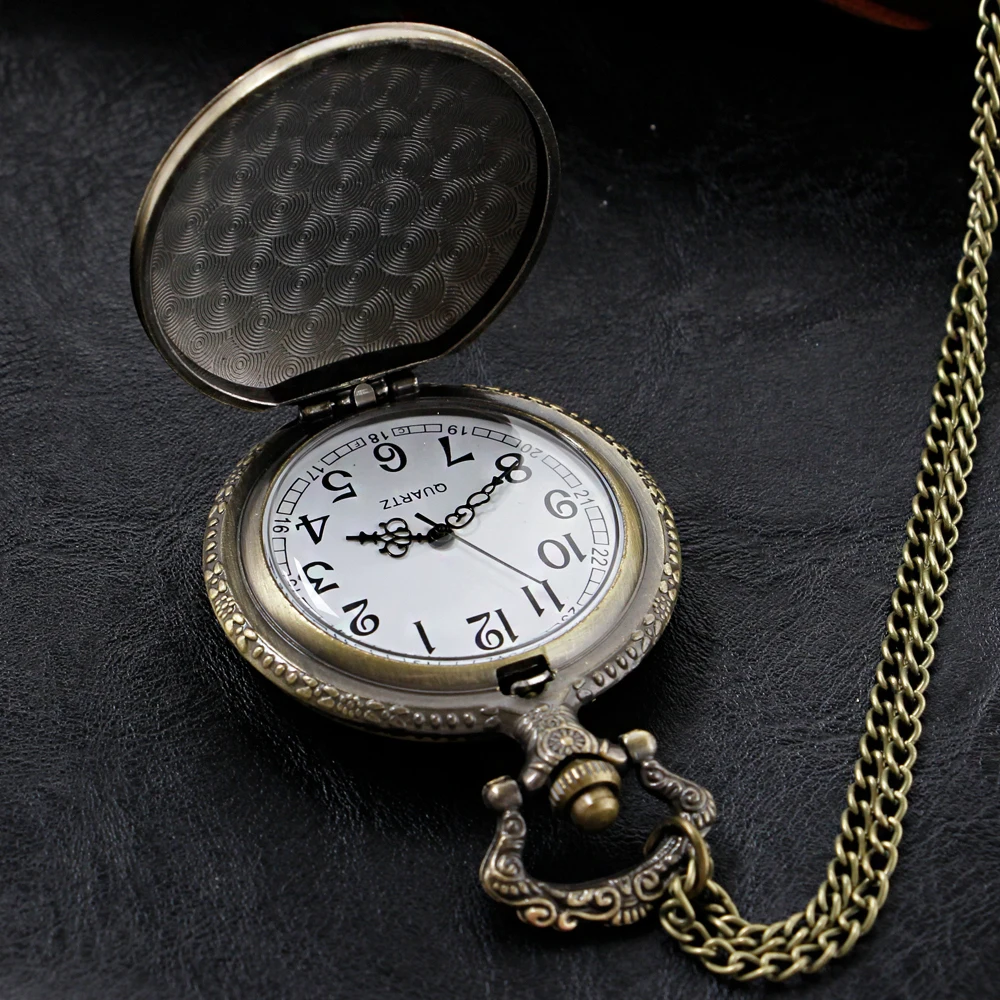 Bronze Antique Western Werewolf Embossed Quartz Pocket Watch Vintage Men's Fob Chain Clock Children's and Women's Gift