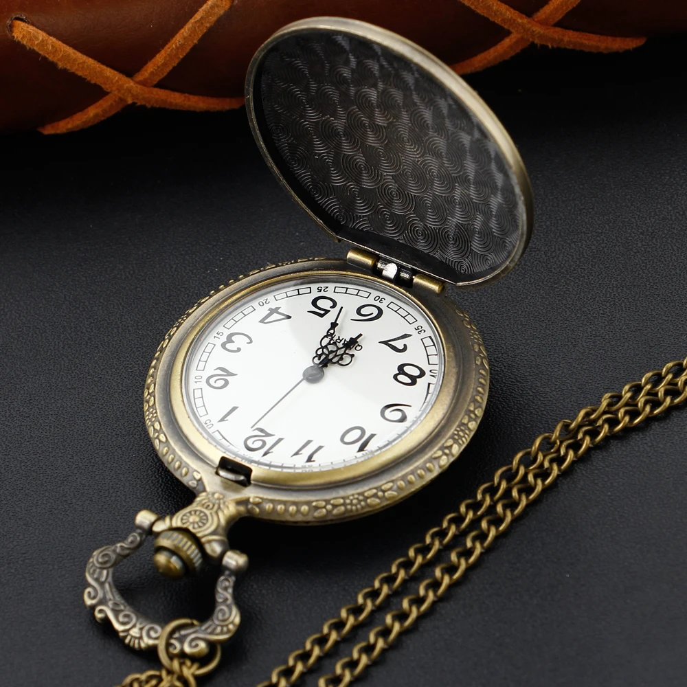 Bronze Antique Western Werewolf Embossed Quartz Pocket Watch Vintage Men's Fob Chain Clock Children's and Women's Gift