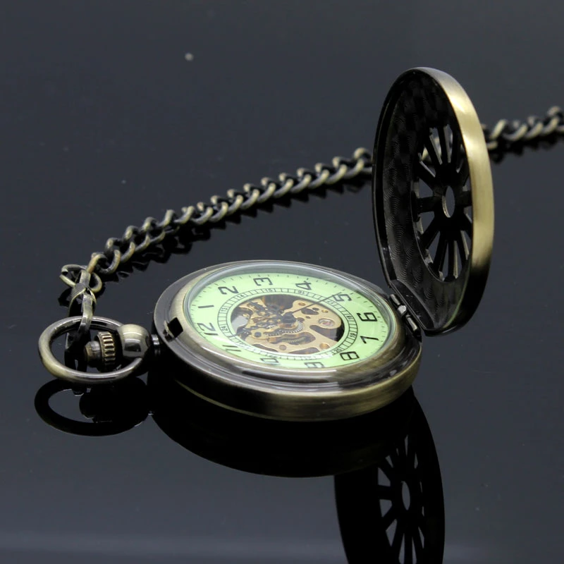 Luxury Luminous Mechanical Pocket Watch Bronze Hollow Wheel Hand-Winding Steampunk Pocket Hanging Chain Antique Watch Best Gifts