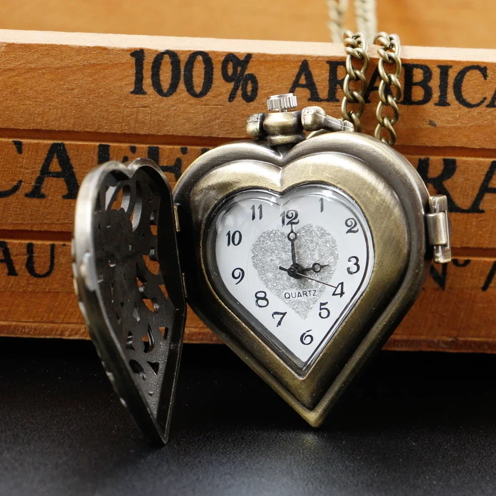 Heart Skeleton Design Vintage Pocket Watch Men Women Best Gift Fob Watch Arabic Digital Dial Pendant Necklace Pocket Watch
